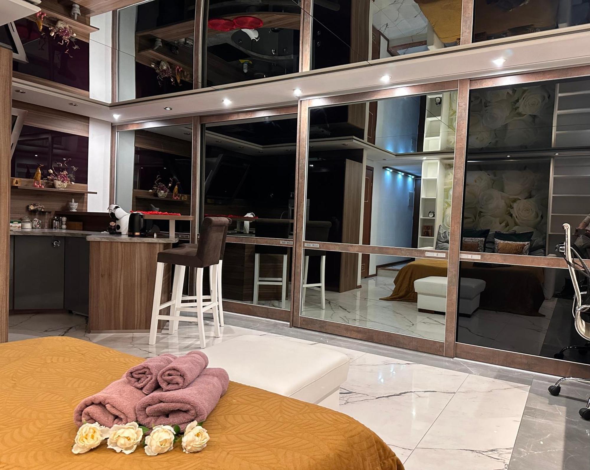 Deluxury Mirror Apartament Centrum وارسو المظهر الخارجي الصورة